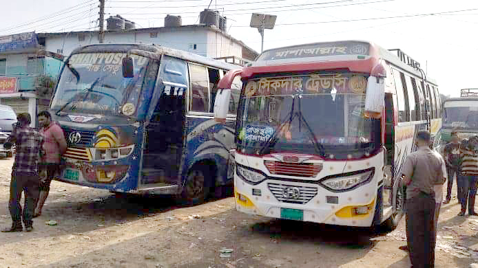 ৭ বাসে আগ্রহ কমছে যাত্রীদের