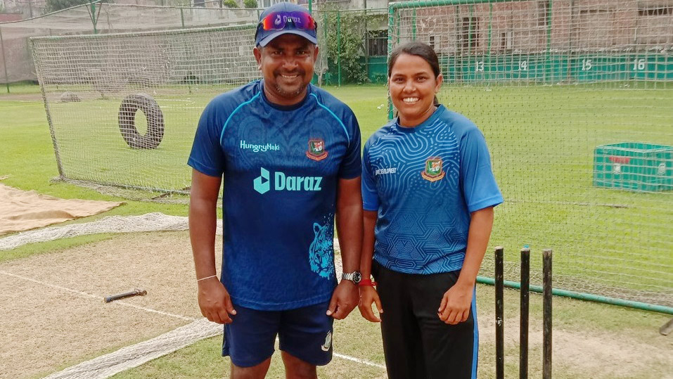 অধরা স্বপ্নকে ভবিষ্যৎ ক্রিকেটারদের মাঝে ছড়িয়ে দিতে চান ডলি