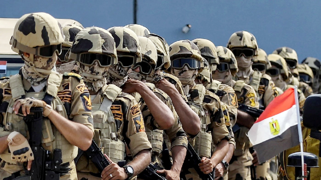 মিসরে সেনাবাহিনীর কবজায় বিপুল নগদ অর্থ, ঋণ সংকটেও সহায়তায় নারাজ