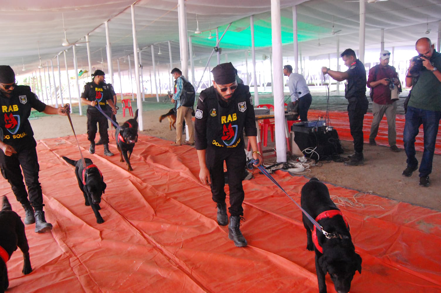 ঢাকায় ১৭৭১টি ঈদ জামাত, বহুস্তরের নিরাপত্তা ব্যবস্থা