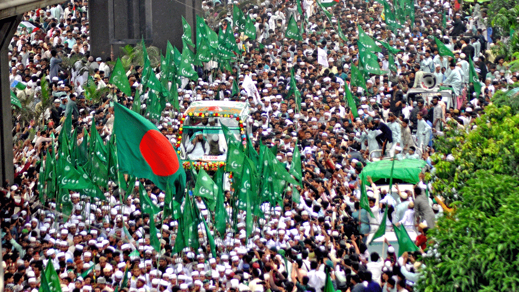 চট্টগ্রামে জশনে জুলুসে পদদলিত হয়ে দুজনের মৃত্যু