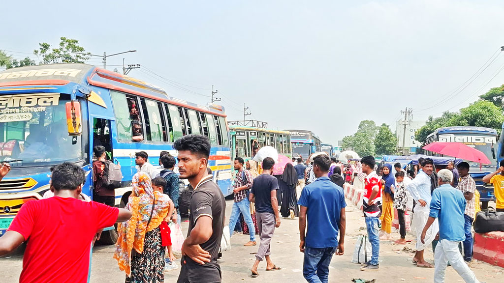 পাটুরিয়া-আরিচা: যাত্রীর চাপ, বেশি ভাড়ায় ক্ষোভ
