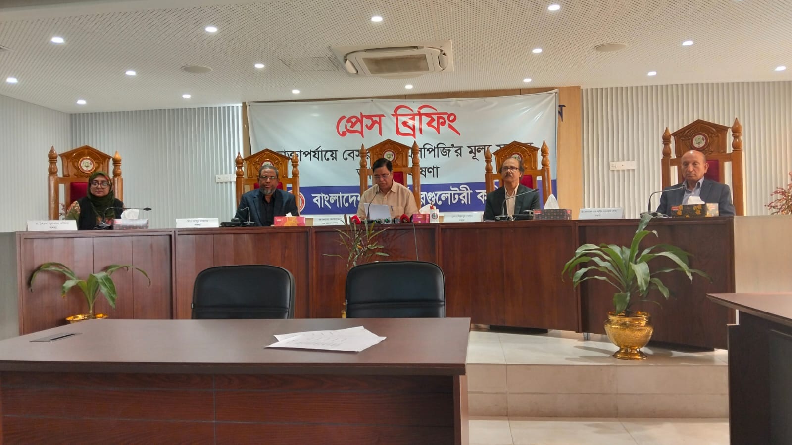 ১২ কেজির এলপিজির দাম বেড়ে ১৭২৮ টাকা