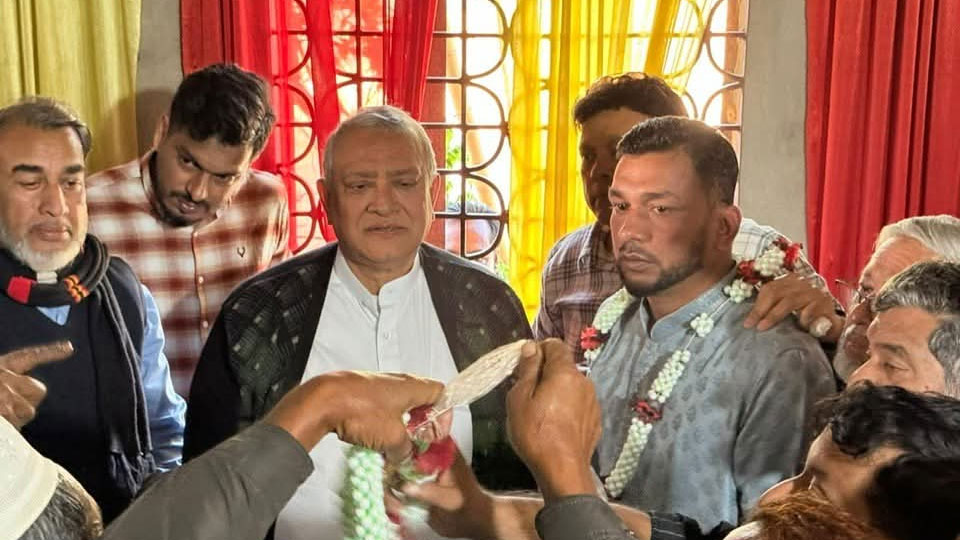 বিএনপিতে যোগ দিলেন ‘আওয়ামী ঘনিষ্ঠ’ রাজনগর ইউপি চেয়ারম্যান