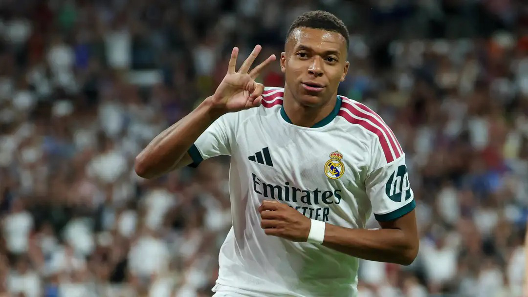 ‘হ্যাটট্রিক করে এমবাপ্পে বুঝিয়ে দিল রিয়ালের জন্যও সে কতটা ক্ষুধার্ত’