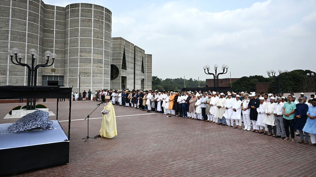 সাবেক সংসদ সদস্য জি এম ফজলুল হকের জানাজা দক্ষিণ প্লাজায় অনুষ্ঠিত
