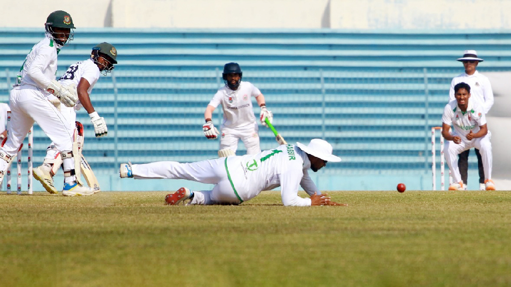 জাতীয় লিগে জোড়া সেঞ্চুরি এবং ৫ উইকেটের দিন