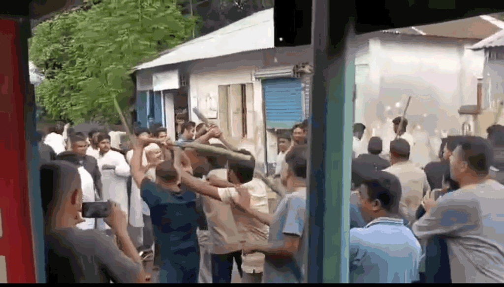ফুলবাড়ীতে এনসিপির বিক্ষোভ মিছিলে হামলা, পুলিশসহ আহত অন্তত ১০