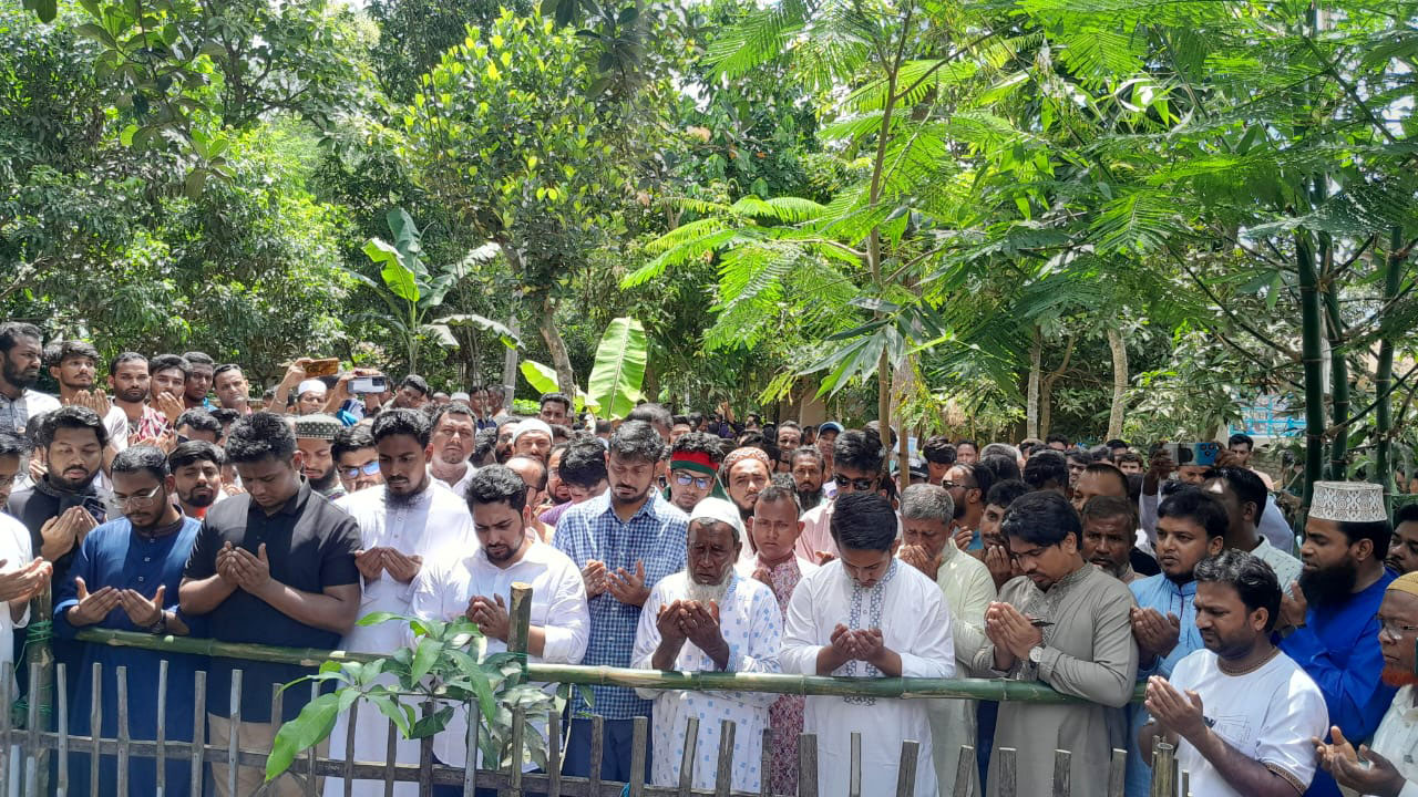শহীদ আবু সাঈদের কবর জিয়ারতের মধ্য দিয়ে এনসিপির পদযাত্রা শুরু