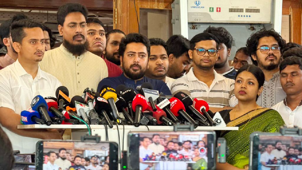 জুলাই জাদুঘর থেকে সীমান্ত হত্যা-মোদিবিরোধী আন্দোলনের স্মৃতি সরানোর অভিযোগ নাহিদের