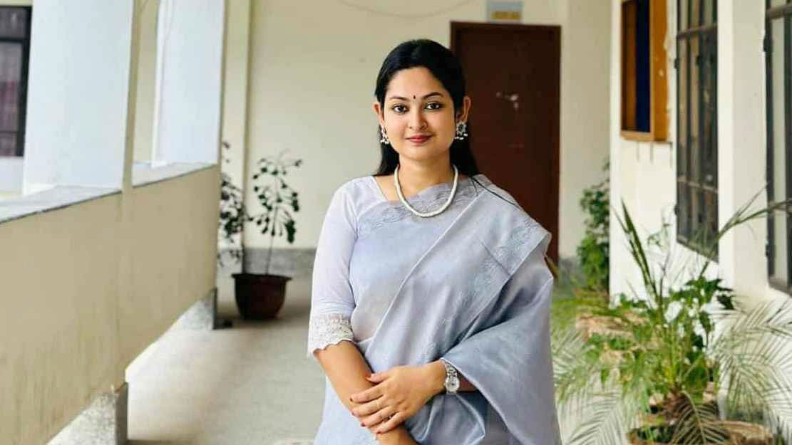 রাকসুর ৯ কেন্দ্রের ফল: লড়াই জমাতে পারছেন না এষা