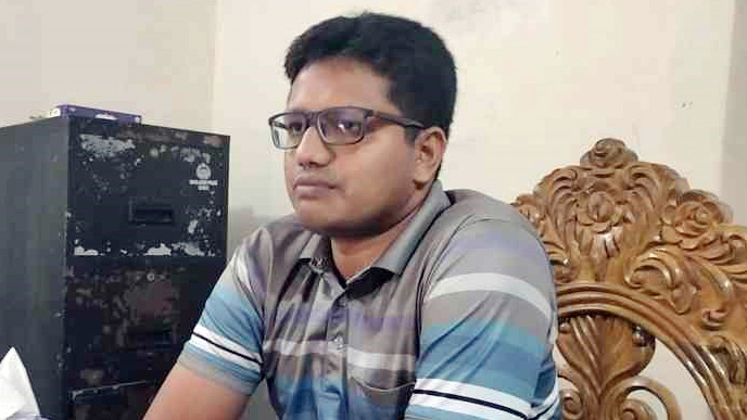 ফ্রি ইন্টারনেট না পেয়ে ব্যবসায়ীকে মারধর, এসআই প্রত্যাহার
