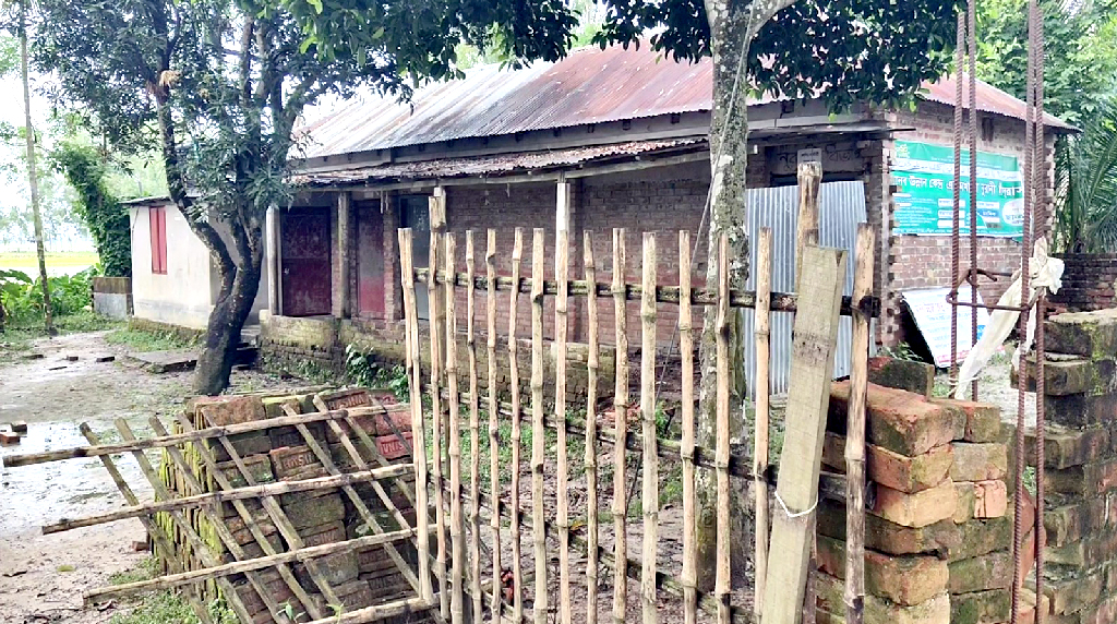 বন্ধ এতিমখানায় সমাজসেবা কার্যালয়ের ৪ লাখ টাকার অনুদান