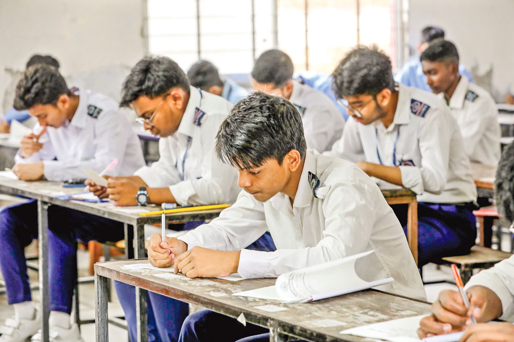 চাই সুপরিকল্পিত শিক্ষানীতি, প্রজ্ঞাবান নেতৃত্ব