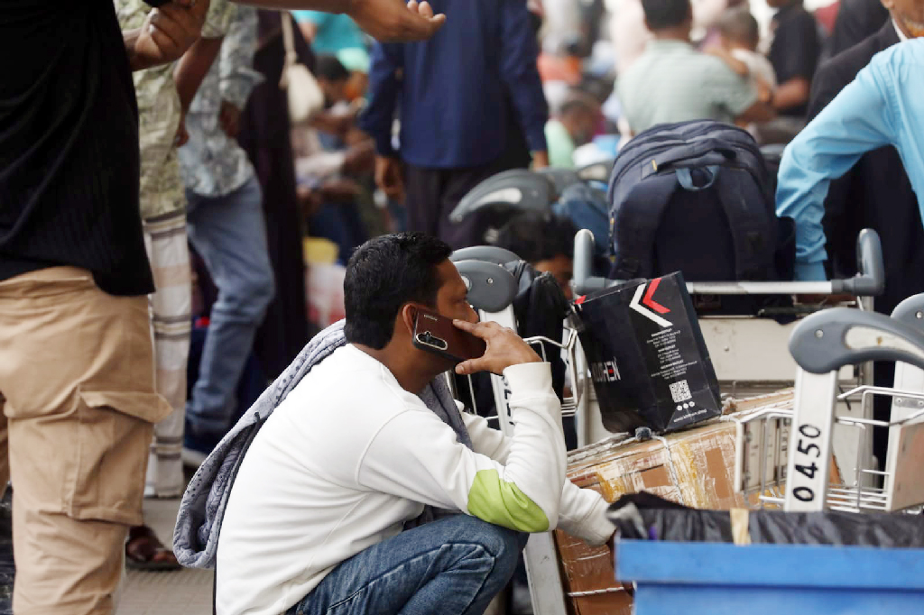 মধ্যপ্রাচ্যগামী কর্মীদের জন্য সহায়তায় হটলাইন চালু
