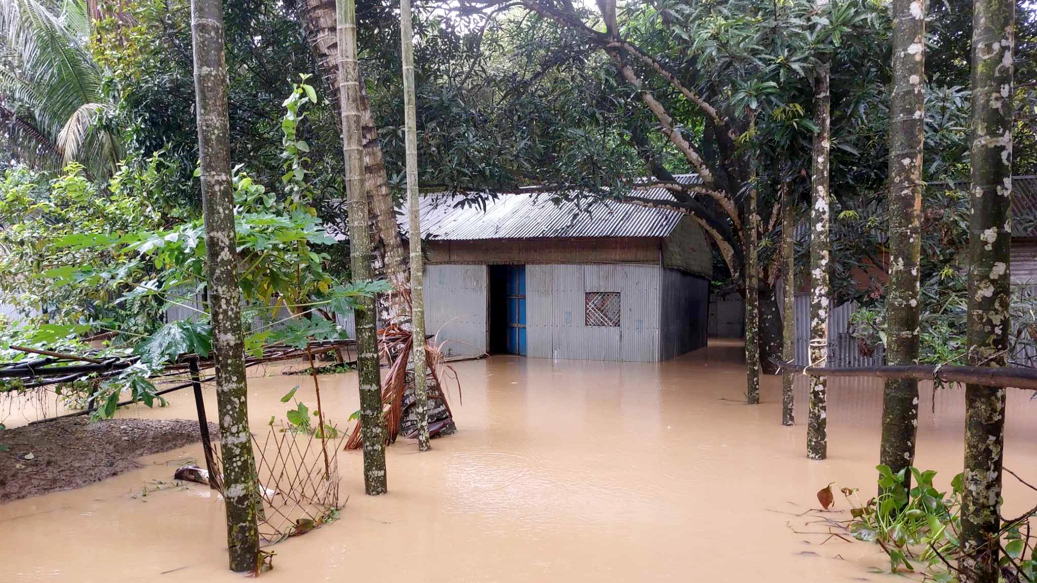 শেরপুরে প্লাবিত হচ্ছে নতুন নতুন গ্রাম, ৩ জনের মৃত্যুর খবর