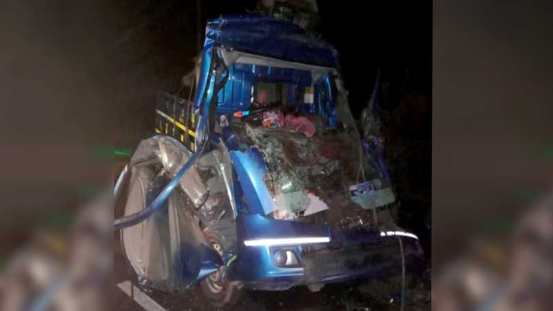 নেত্রকোনায় দাঁড়িয়ে থাকা ট্রাকে পিকআপের ধাক্কা, নিহত ৩