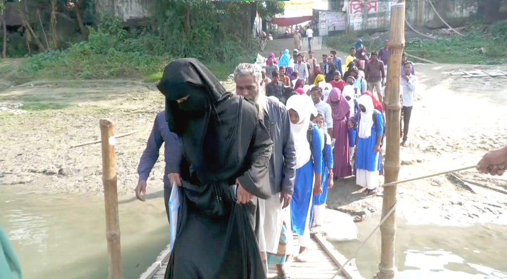 অ–মুক্তিযোদ্ধার নামে ঘাট ইজারা দেওয়ার অভিযোগে ৪ বীর মুক্তিযোদ্ধার মামলা