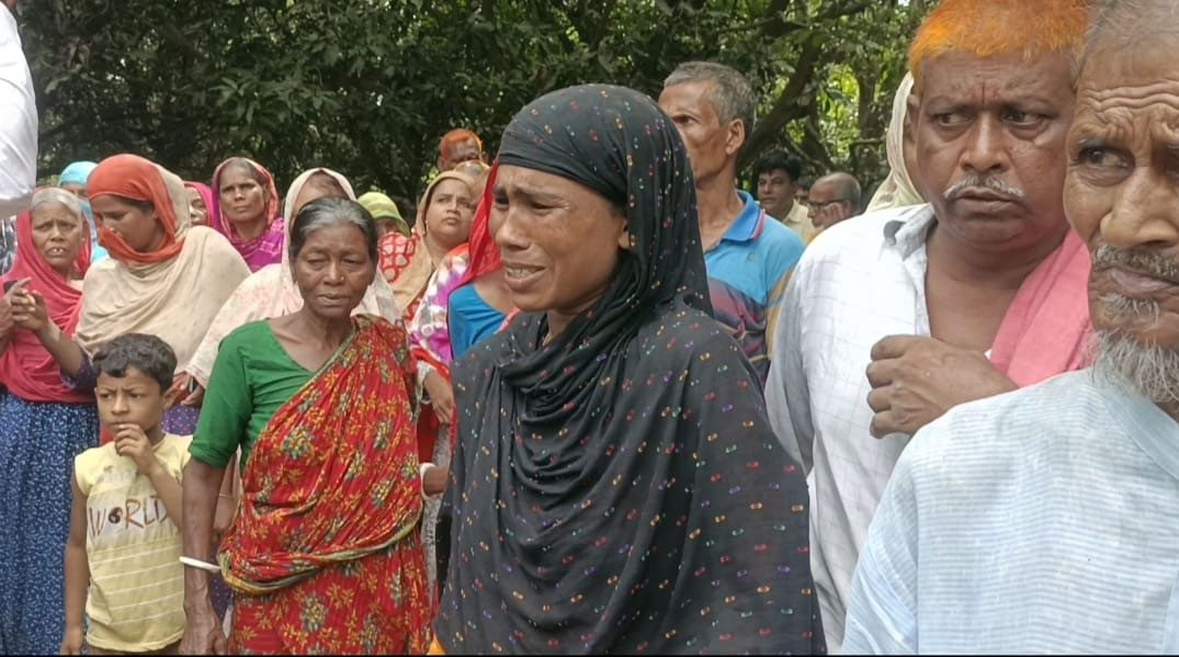 বাগাতিপাড়ায় গৃহবধূর গলাকাটা লাশ উদ্ধার, স্বামী পলাতক