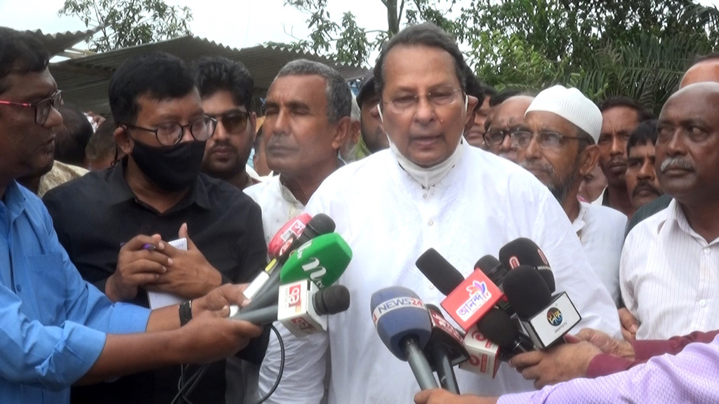 হামলার ঘটনায় ইনু  দুষলেন প্রশাসনকে