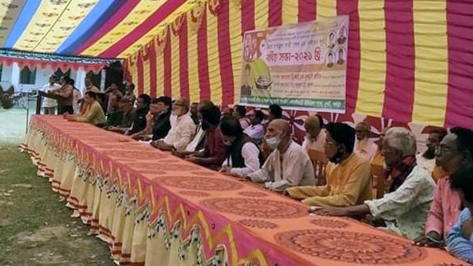 কলেজ ছুটি দিয়ে নৌকা প্রতীকের নির্বাচনী সমাবেশ