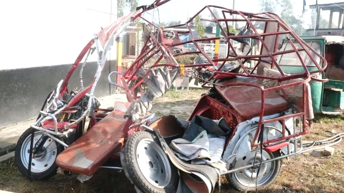 গাইবান্ধায় বাসের ধাক্কায় ইজিবাইকের ৬ যাত্রী নিহত