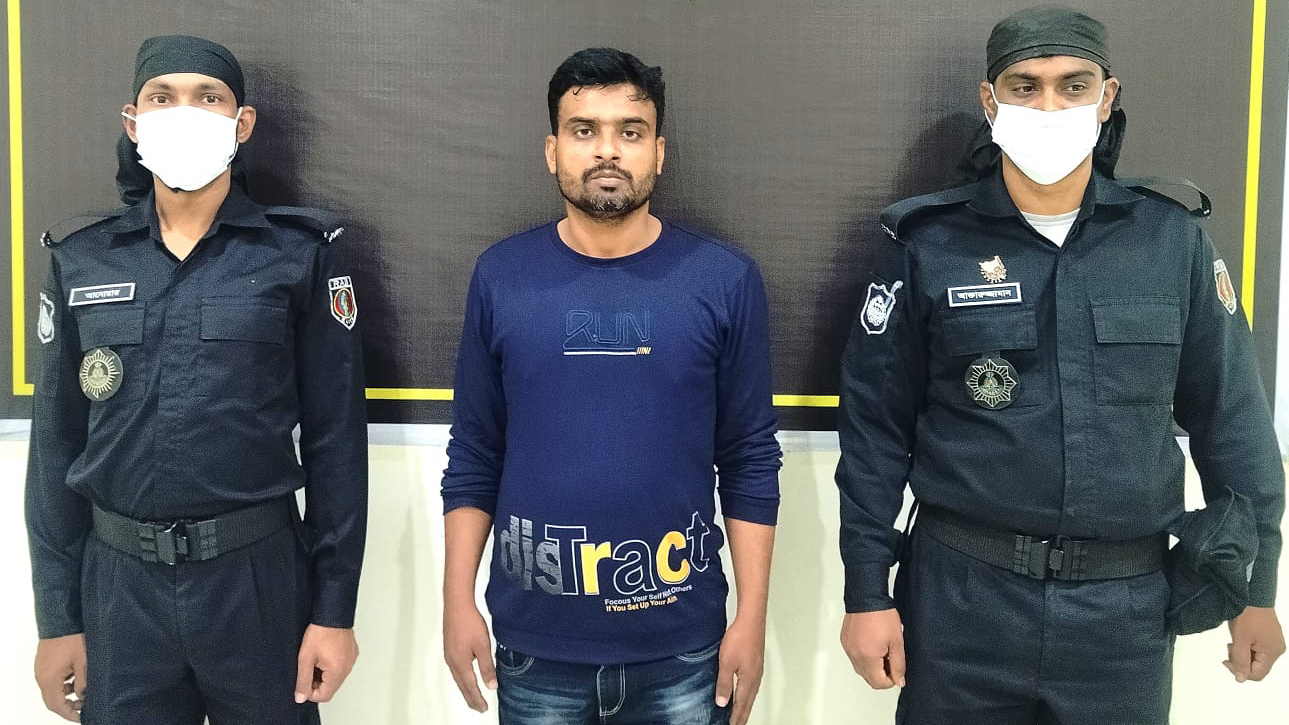 রাজধানীতে ৪২ কেজি গাঁজাসহ গ্রেপ্তার ১