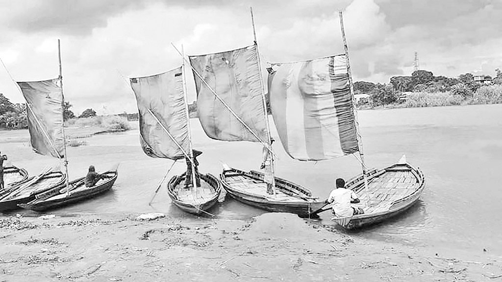 পাল তোলা নৌকা এখন স্মৃতি