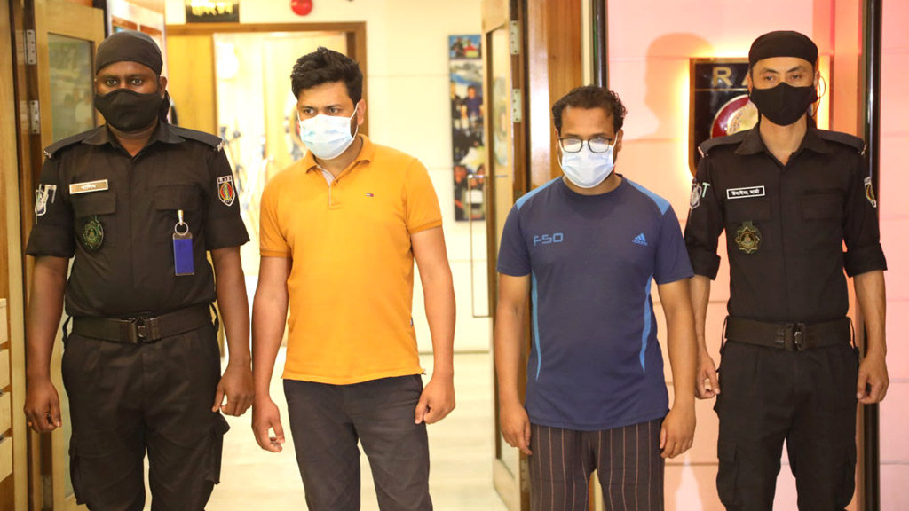 আকাশ নীলের কাছ থেকে গ্রাহকেরা পাবেন ৩২ কোটি টাকা, পরিকল্পনা ছিল দেশ ত্যাগের