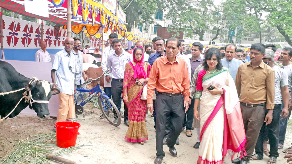 প্রতি বাড়িতে পশু পালন ও ফলগাছ রোপণের আহ্বান