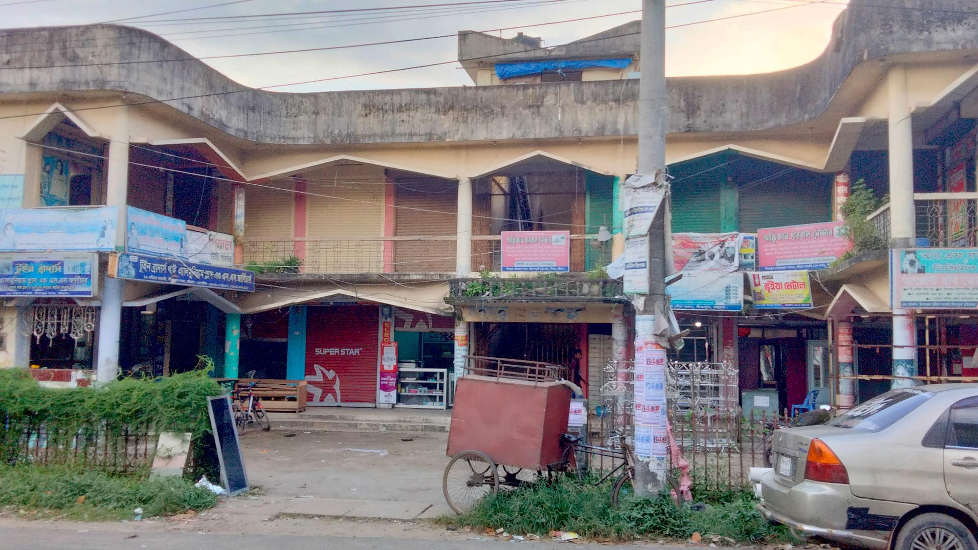 পুরুষের দখলে সীতাকুণ্ড মহিলা মার্কেট, কোণঠাসা একমাত্র নারী উদ্যোক্তা