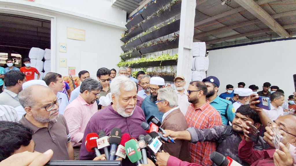 কারখানায় গ্যাস সংকট রয়েছে, আজ সন্ধ্যার মধ্যে উন্নতি হবে: উপদেষ্টা ফাওজুল কবির