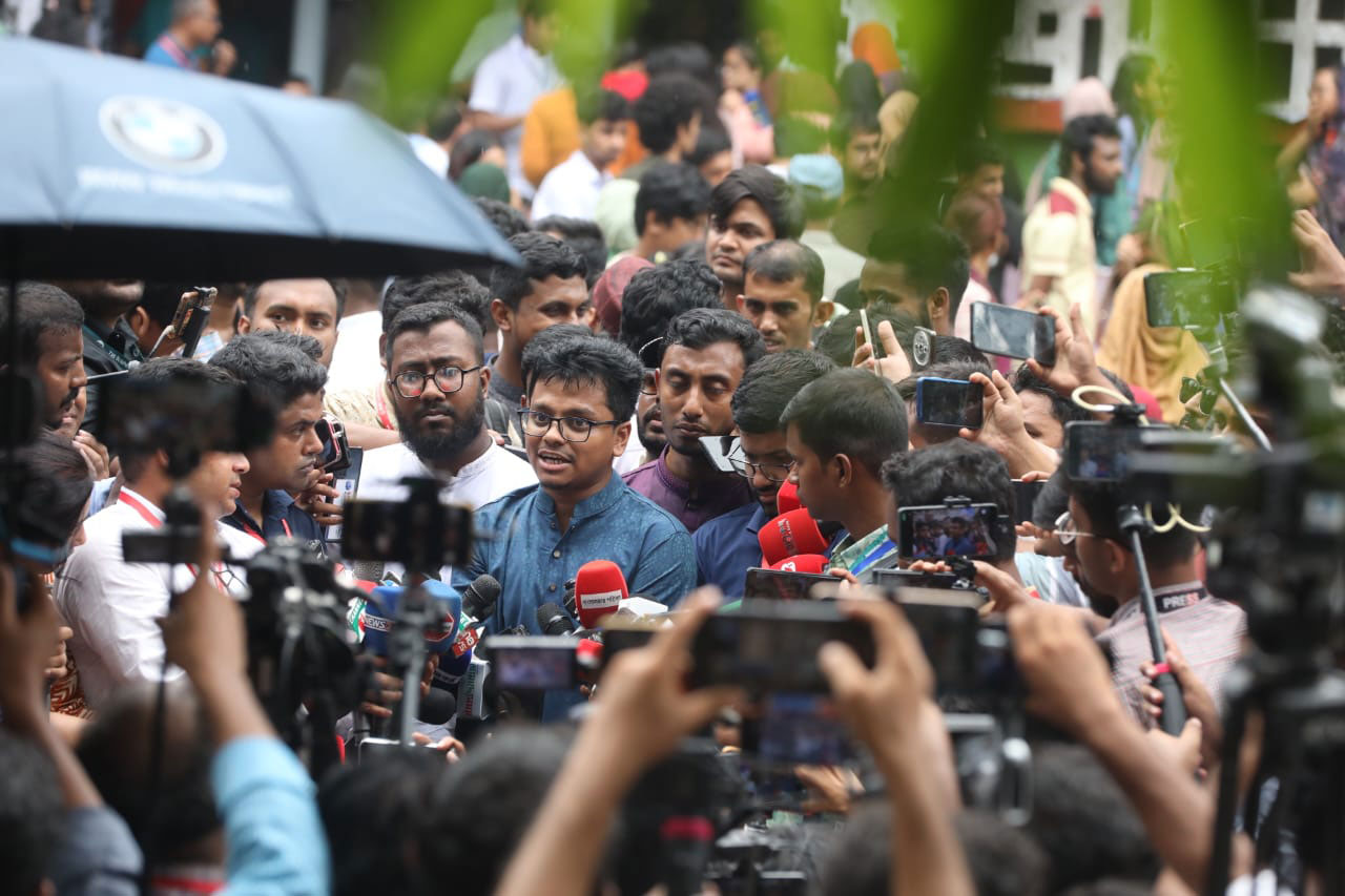 ডাকসু নির্বাচন: ছাত্রদল সমর্থিত প্যানেলের বিরুদ্ধে ভোট কারচুপির অভিযোগ শিবিরের ফরহাদের