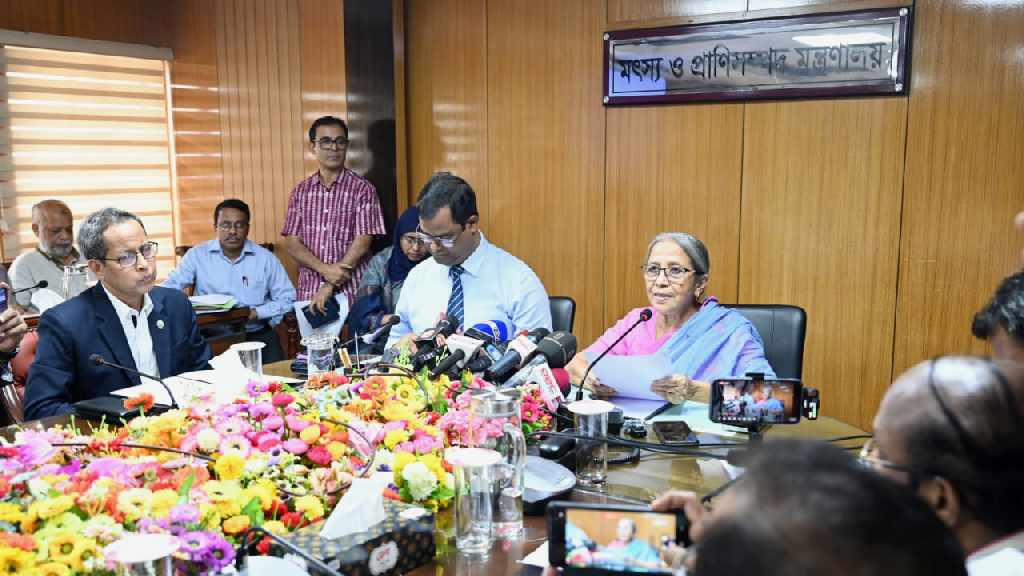 এবার কোরবানির জন্য গবাদিপশু আমদানির প্রয়োজন নেই: প্রাণিসম্পদ উপদেষ্টা