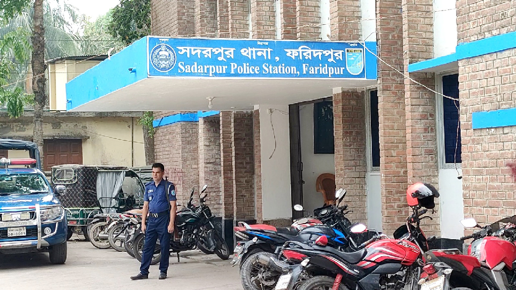 ফরিদপুরে নদ থেকে অজ্ঞাত কিশোরীর লাশ উদ্ধার