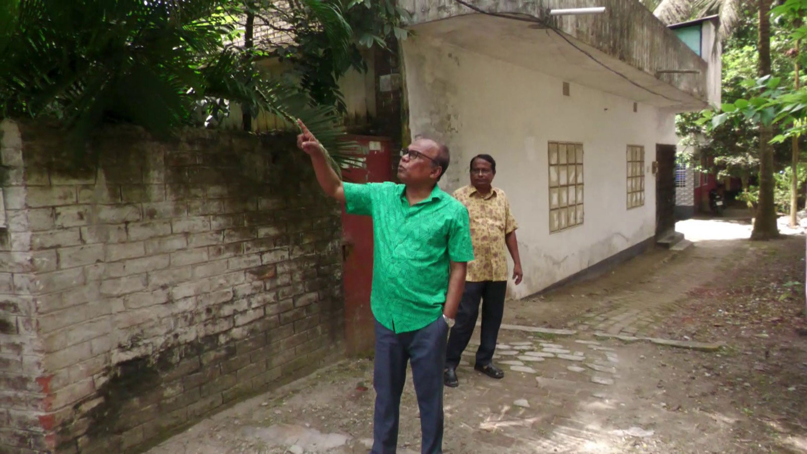 ফরিদপুরে অভিনেতা ফজলুর রহমান বাবুর ‘কামরাঙ্গা’ বাড়িতে চুরি