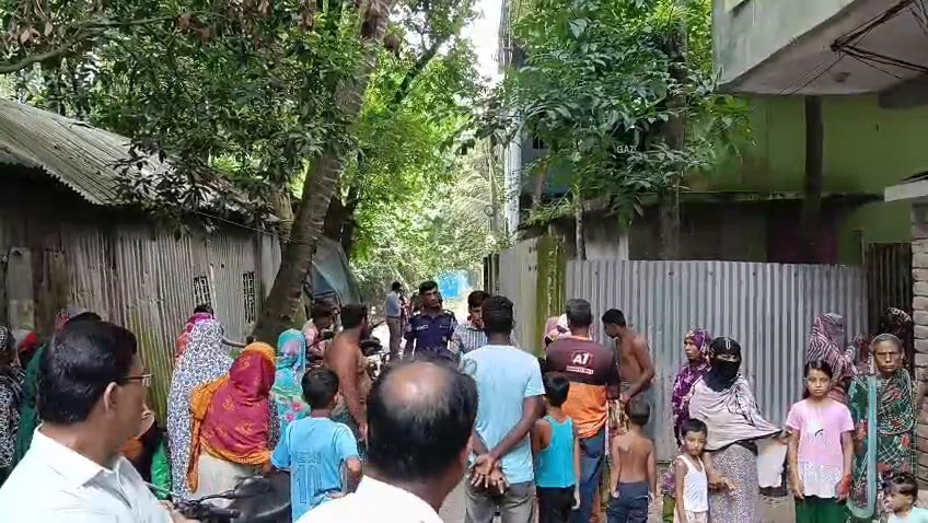 ঘুমন্ত স্বামীর গোপনাঙ্গ কাটার অভিযোগ, দ্বিতীয় স্ত্রী আটক