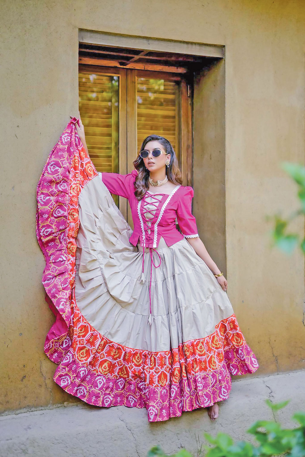রঙিন স্কার্টে প্রজাপতির রূপ