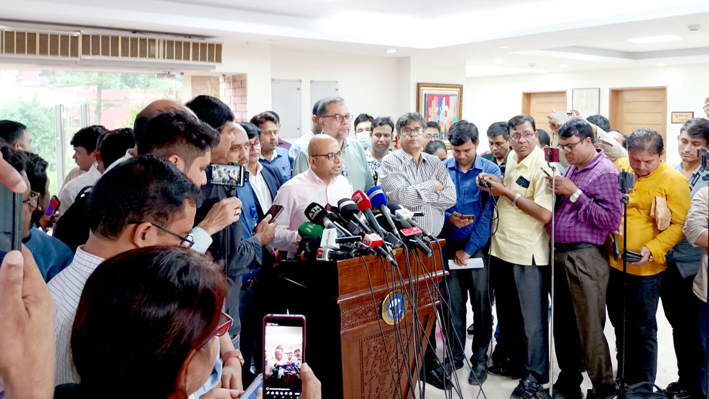 স্বার্থান্বেষী মাফিয়াদের রোষানলে পড়েছি: ফয়েজ আহমদ তৈয়্যব