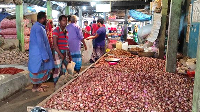 বাজার ভেদে আলাদা পেঁয়াজের দাম, এফবিসিসিআই সভাপতির ক্ষোভ