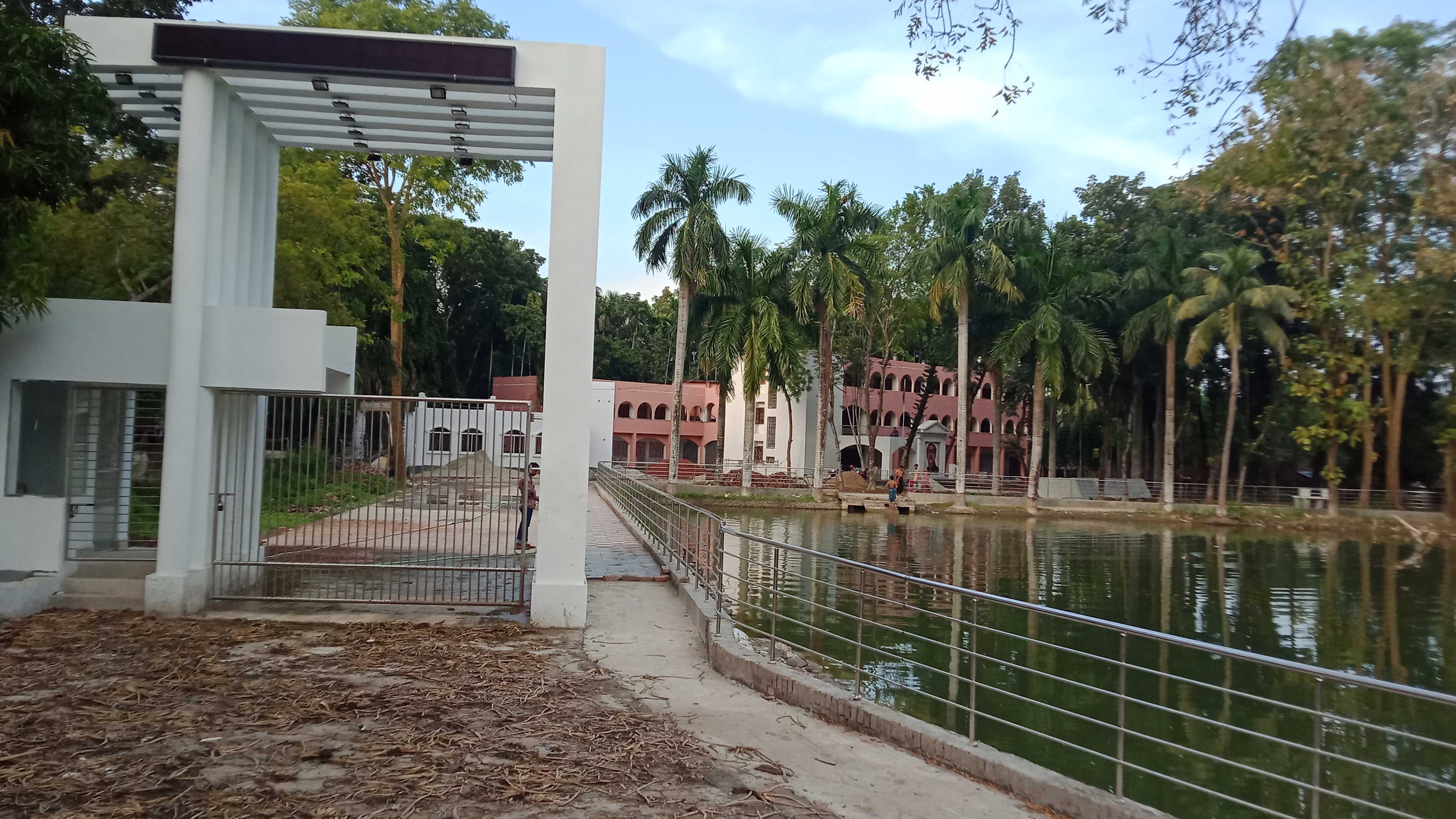 ১৪ প্রকল্পে সাজবে পরিষদ