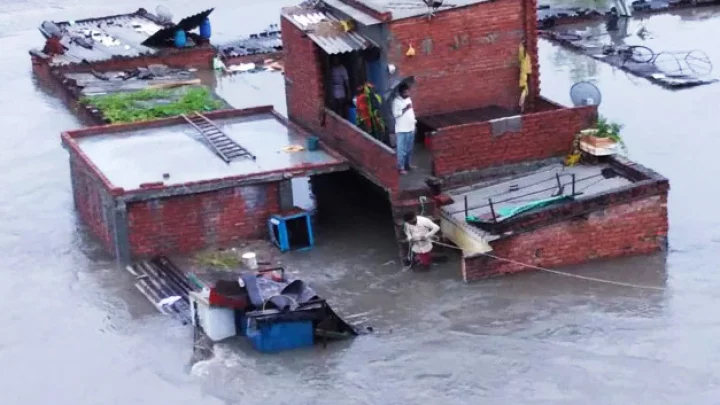 ভারত ও শ্রীলঙ্কায় ভারী বৃষ্টিতে ৪১ জনের মৃত্যু