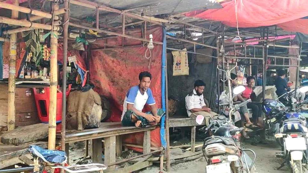 রামগঞ্জে গরুর মাংসের কেজি ৬৫০ টাকা নির্ধারণ, পরদিনই বিক্রি বন্ধ