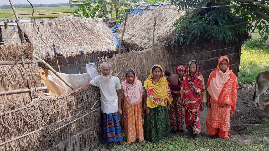 ঘর জোটেনি ২৫ ভূমিহীনের
