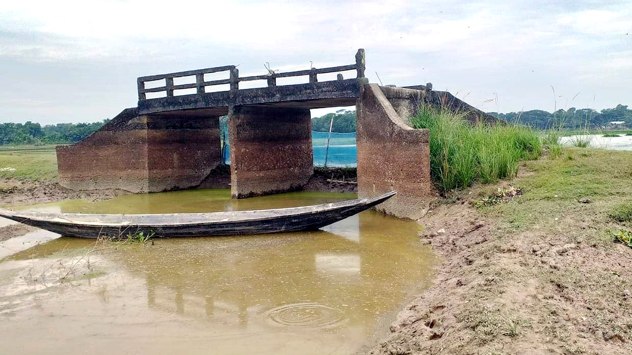 সেতুটি অকেজো দুই দশক