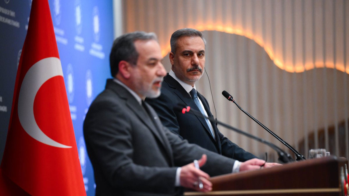 তাৎক্ষণিকভাবে ইরান–যুক্তরাষ্ট্র যুদ্ধের আশঙ্কা নেই, হামলায় রেজিম পরিবর্তন সম্ভব না: তুরস্ক