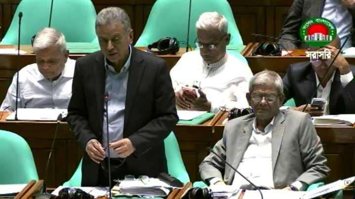 পুঁজিবাজার কেলেঙ্কারিতে জড়িতদের বিরুদ্ধে ব্যবস্থা নেওয়া হয়েছে: সংসদে অর্থমন্ত্রী