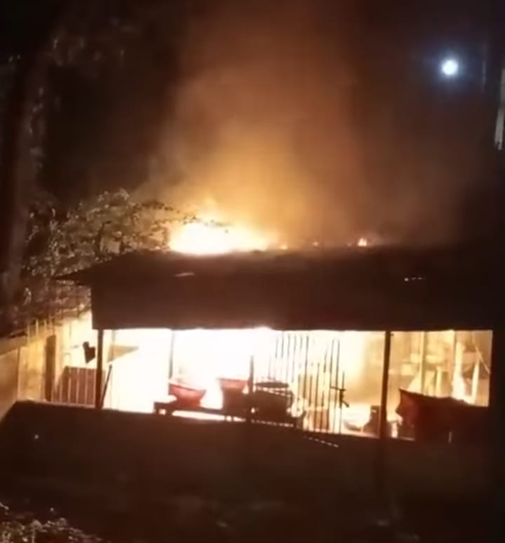 ঢাকা বিশ্ববিদ্যালয়ের বিজয় একাত্তর হলের আগুন নিয়ন্ত্রণে