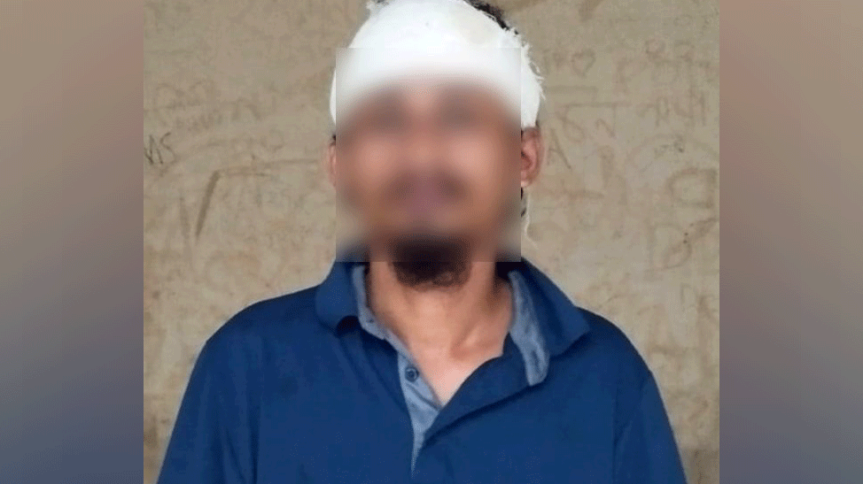 আজিমপুরে বাসে আগুন দেওয়ার চেষ্টা, হাতেনাতে আটক ১