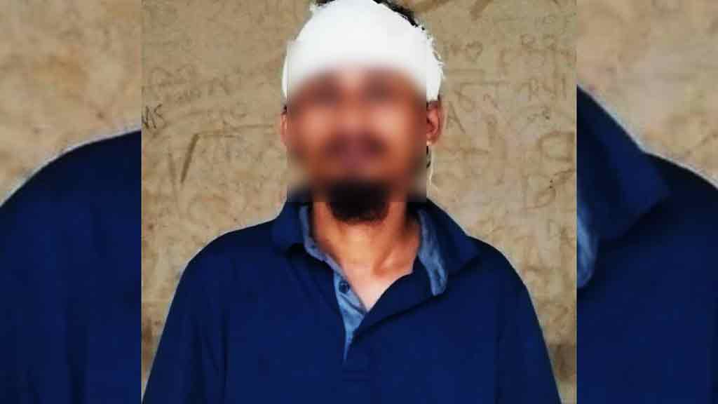 আজিমপুরে বাসে আগুন দেওয়ার চেষ্টা, হাতেনাতে আটক ১